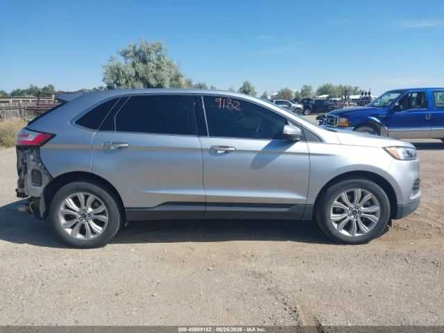 Ford Edge Titanium 2023;