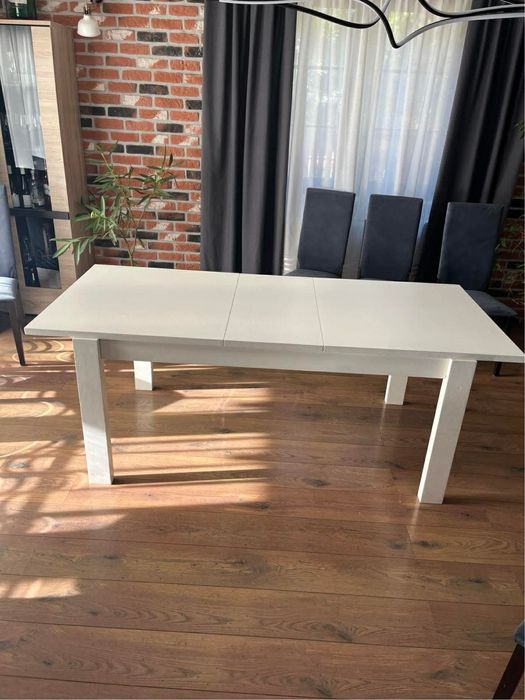 Stół do jadalni, rozkładany