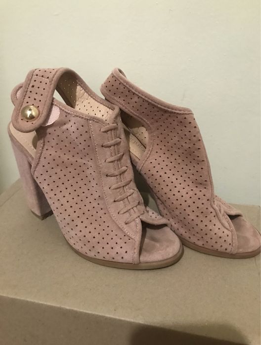 Босоніжки замшеві