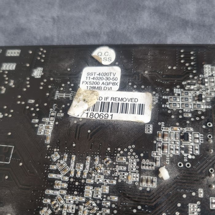NVIDIA GeForce FX 5200 128MB DDR AGP 8X | SST-4020TV / P162