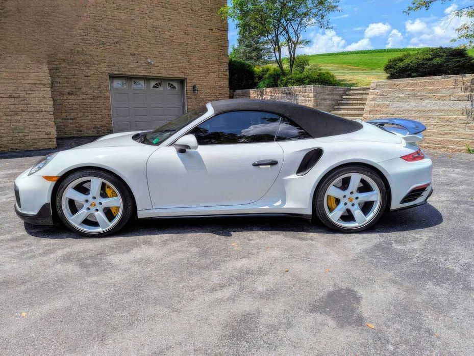 Porsche 911 Turbo S      2019
