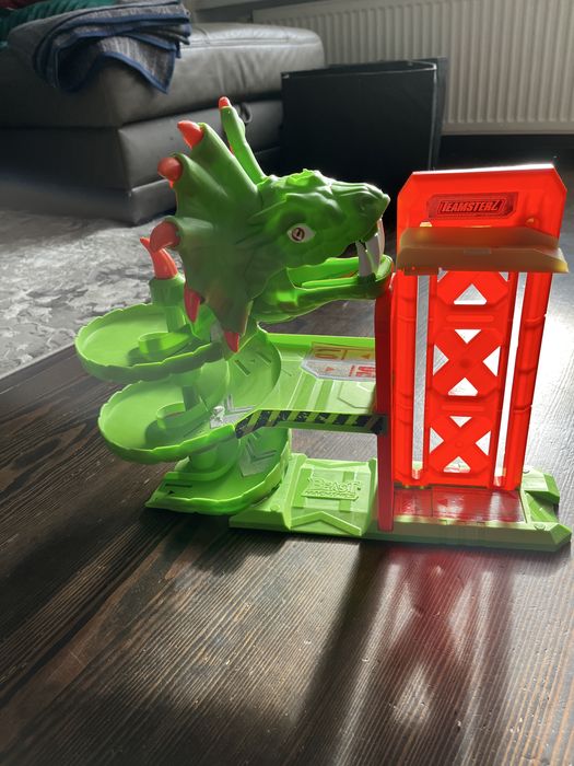 Tor dla autek Monster Garage