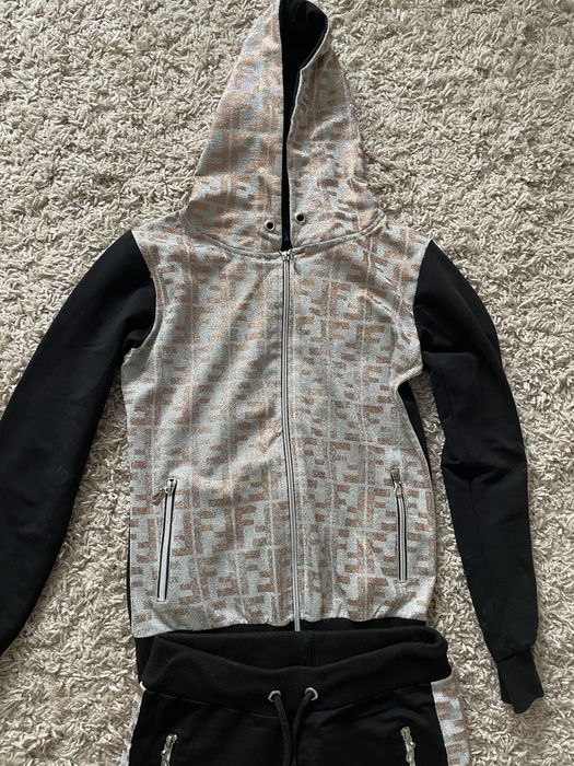 Жіночі спортивні костюми