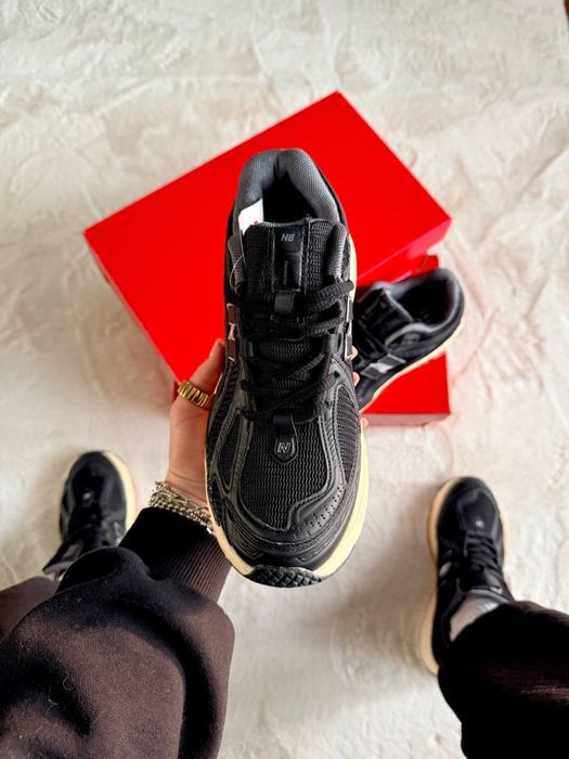 Кросівки Жіночі New Balance 1906R Black Beige