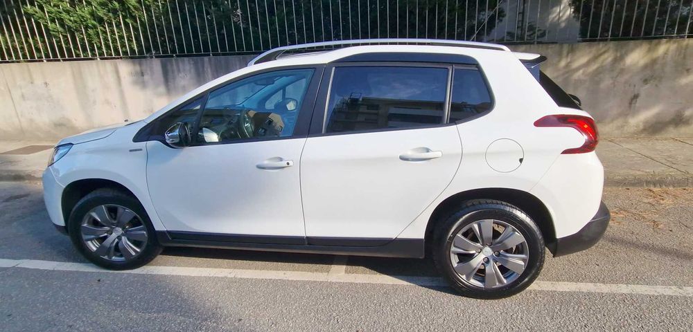 Peugeot 2008 1.2 PureTech Style • 2018 • Apenas 36.300 km • Impecável