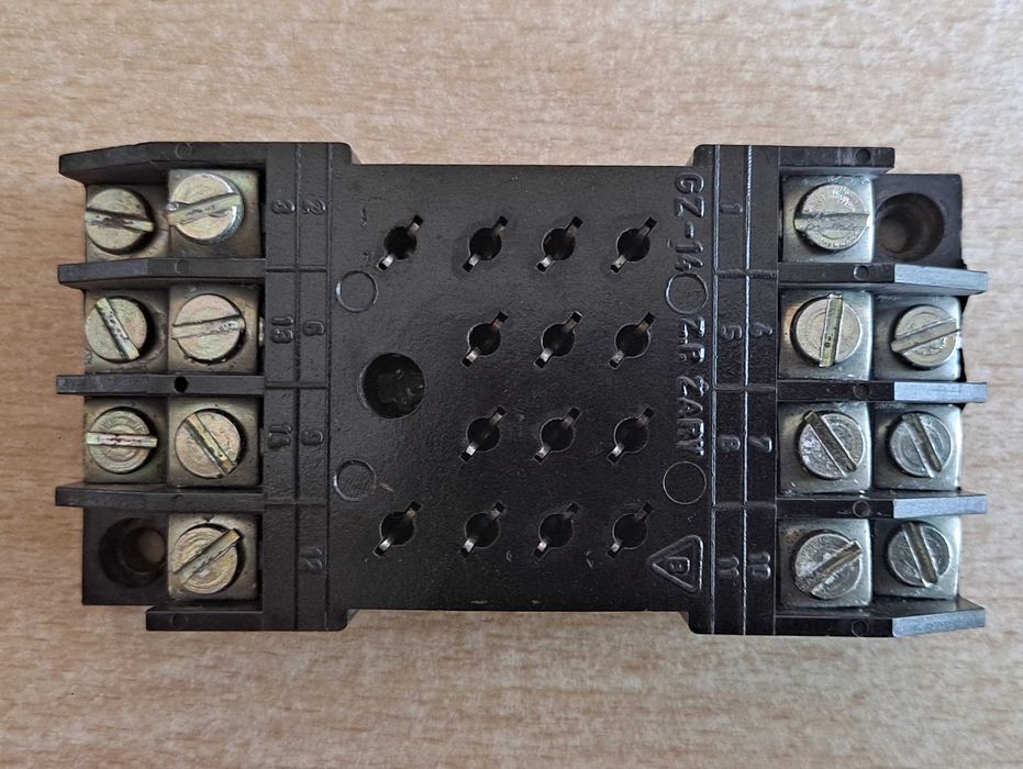 Gniazdo typu GZ-14 Z.P. Żary