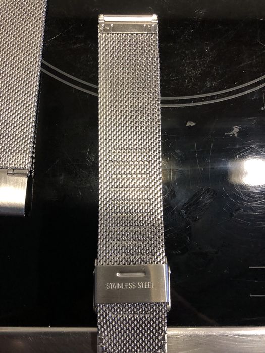 Bracelete relogio varias marcas One entre outras nova