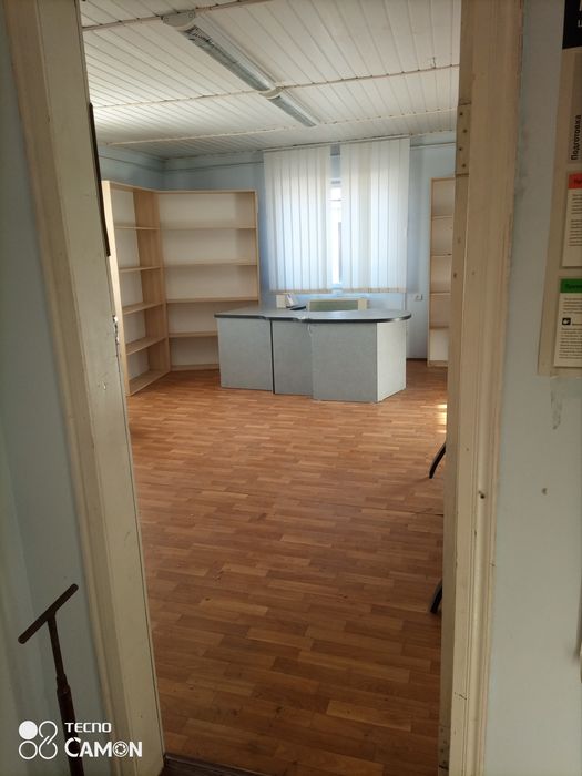 Здається  приміщення при  в'їзді  в  гаражний  кооператив  18  пів-кіл