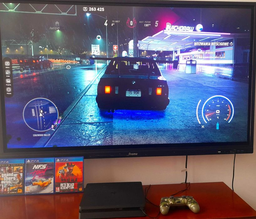 PS4 Slim CUH -2116B + 1 pad + 3 gry