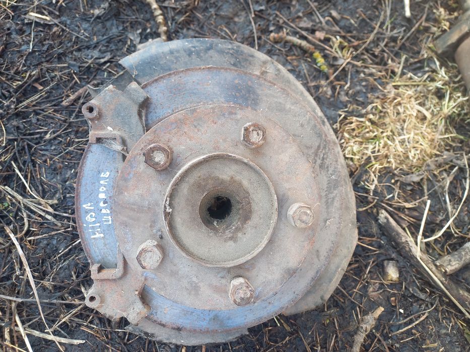 Передня ступіця нива шевролє