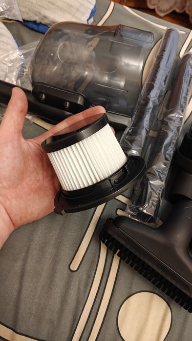 Продам аккумуляторный пылесос новый