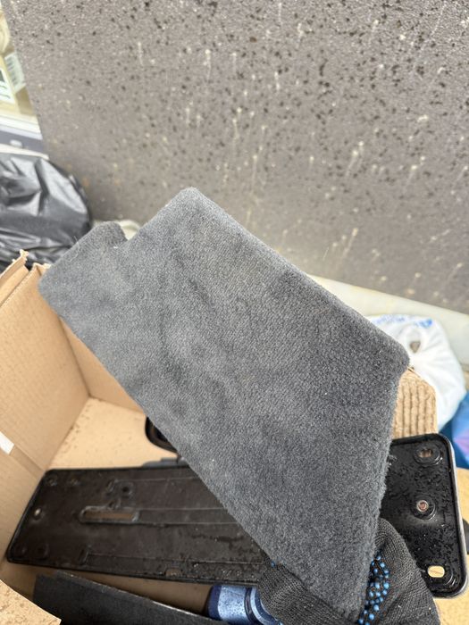 Корпус багажника, оббивка аптечки bmw f07