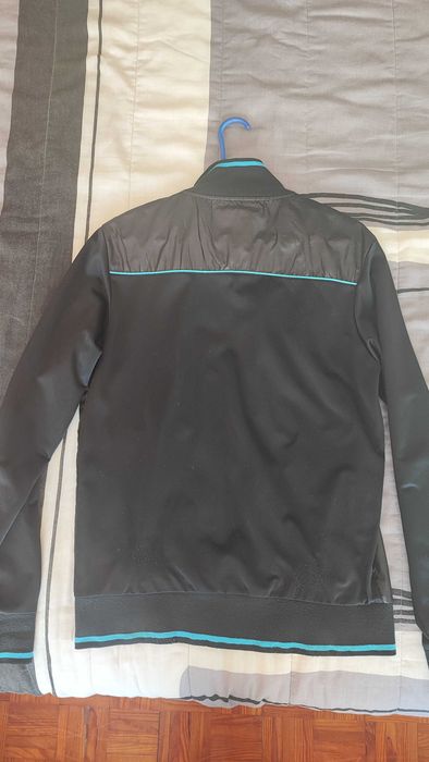 Casaco Bershka Preto e Azul