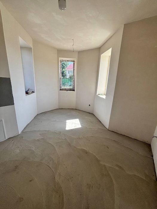 Продам Будинок  6 соток землі