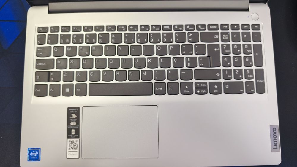 Portátil LENOVO 1 15IGL7 (Intel Celeron N4020 - Intel UHD Graphics 600 - RAM: 4 GB - 128GB SSD - 15.6'')