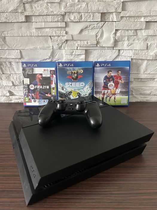 Playstation 4 zestaw (pad + 3 gry)