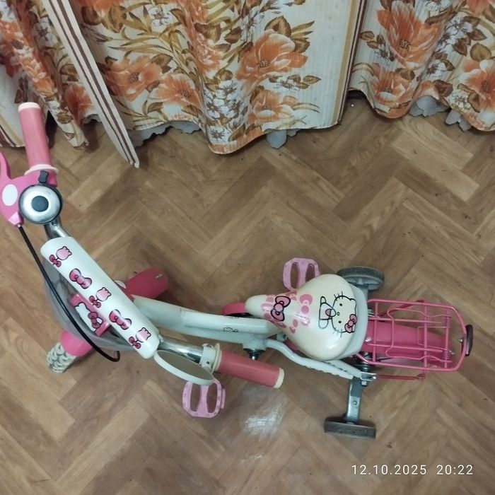 Велосипед 12" Hello Kitty для девочки 2-4 лет