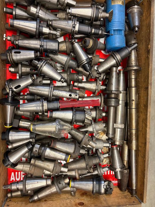 Тримачі інструментів SK40 до фрезерного верстату