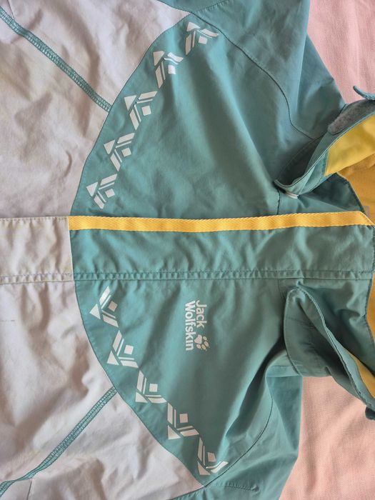 Młodzieżowa kurtka Jack Wolfskin na 164cm wzrostu