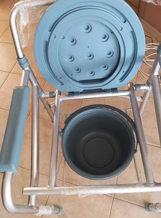 Cadeira WC e Banho Alumínio Seminovo