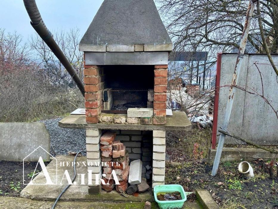 Продам дачний будинок на березі річки