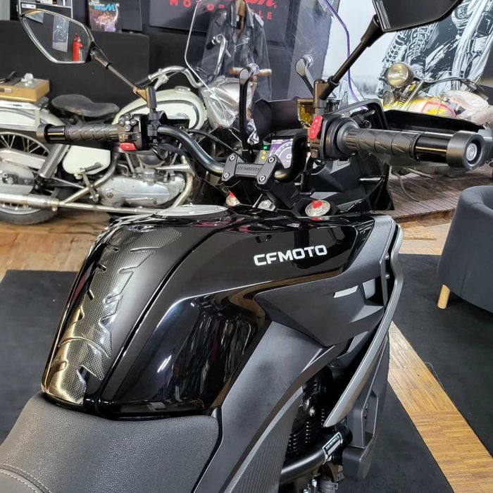 CF Moto 700MT 2024
