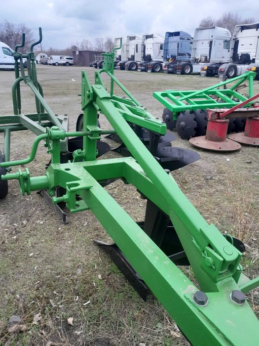 Плуг двохкорпусний  фірма грудьонс  Польща