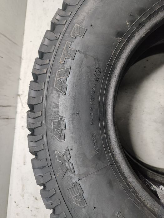 2 pneus novos Nortenha 205/80R16 Oferta dos Portes