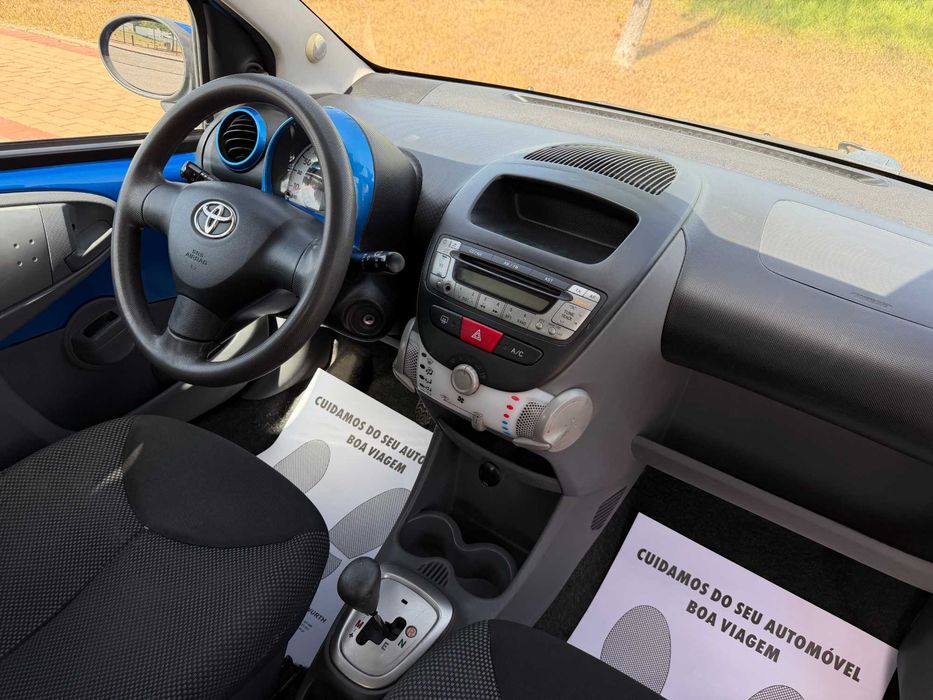 Toyota Aygo 1.0 CoolBlue - Caixa Automática + Ar Condicionado