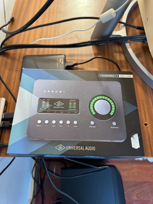 Placa de Som Universal Audio UAD Apollo Arrow Thunderbolt 3 MAC