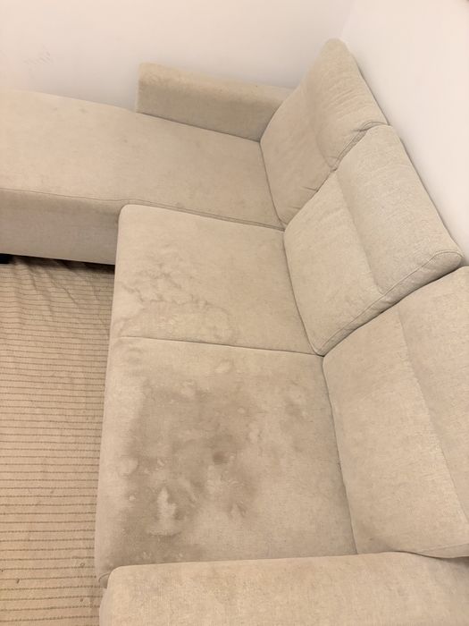 Sofa Ikea com mancha