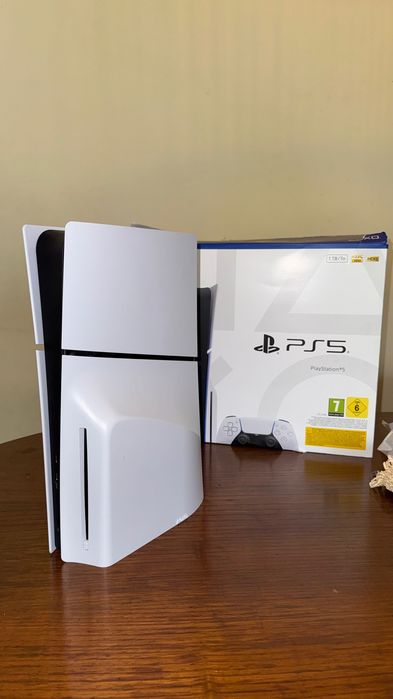 PS5 1TB Edição Com Leitor - Como Nova