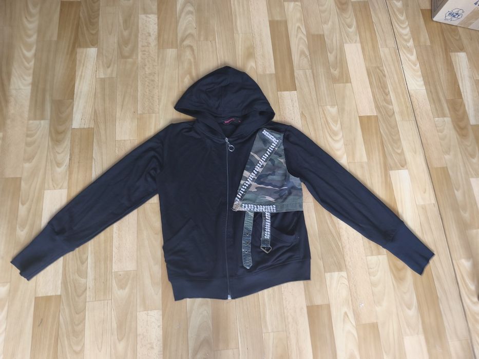 Nowa Czerna bluza z kapturem moro kamienie dqmane r.M 38