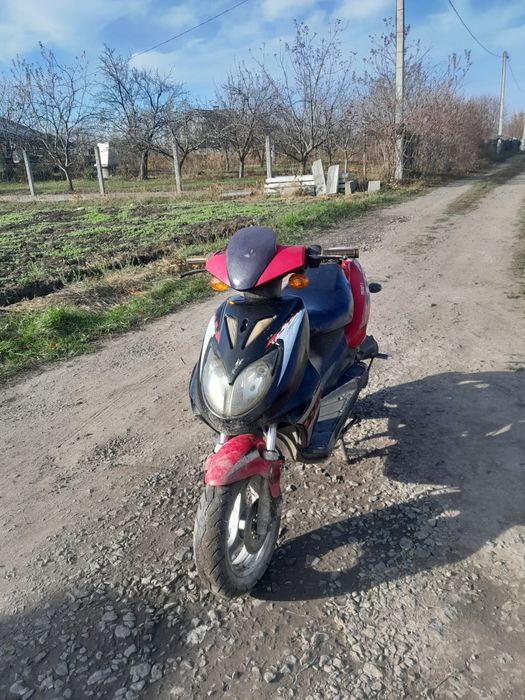 Продаю скутер погано заводиться