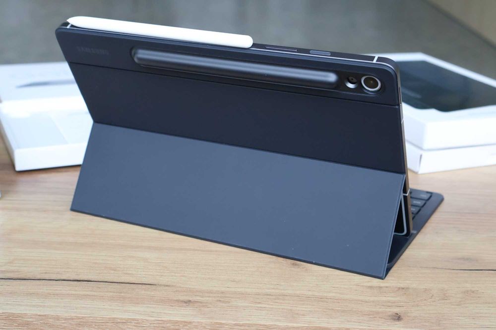 Новий Samsung Galaxy Tab S10 FE 10,9" SM-X520 128Gb + Чохол Клавіатура