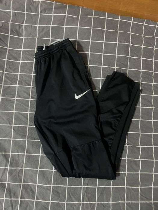 Спортивные штаны Nike