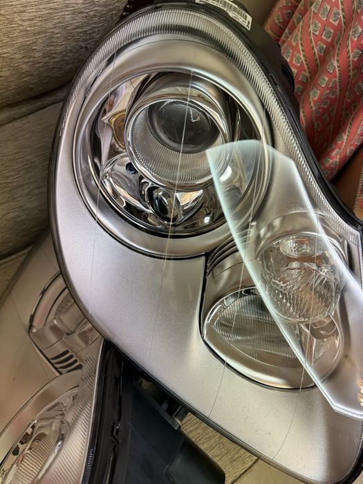 *NOVO - Conjunto opticas frontais bi-xenon Porsche Cayenne 955