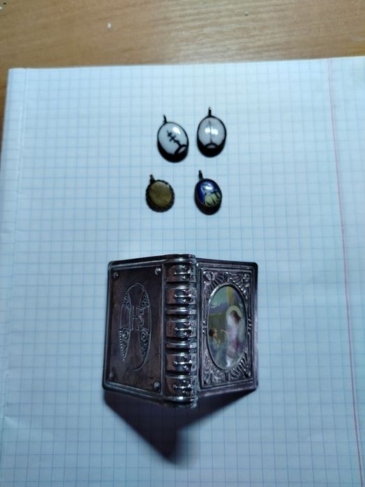 Ладанки.иконки "фініфть емаль"шкатулка.антікварні старовині .