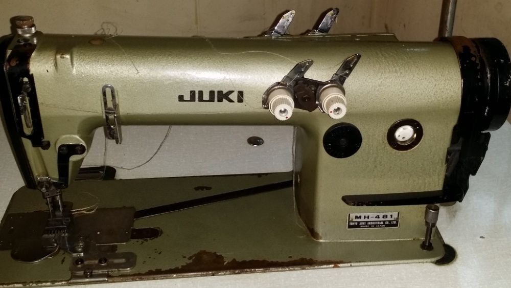 Várias Máquinas de Costura de malhas trifásicas (2)