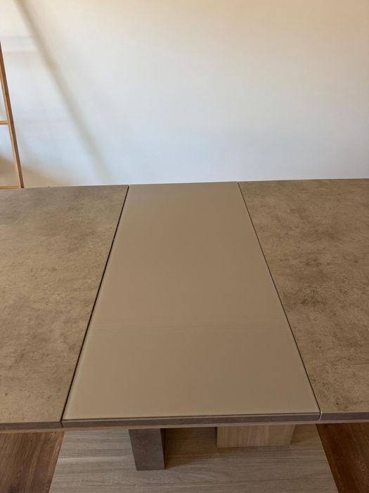 Móveis de sala , mesa de centro, mesa de jantar e aparador