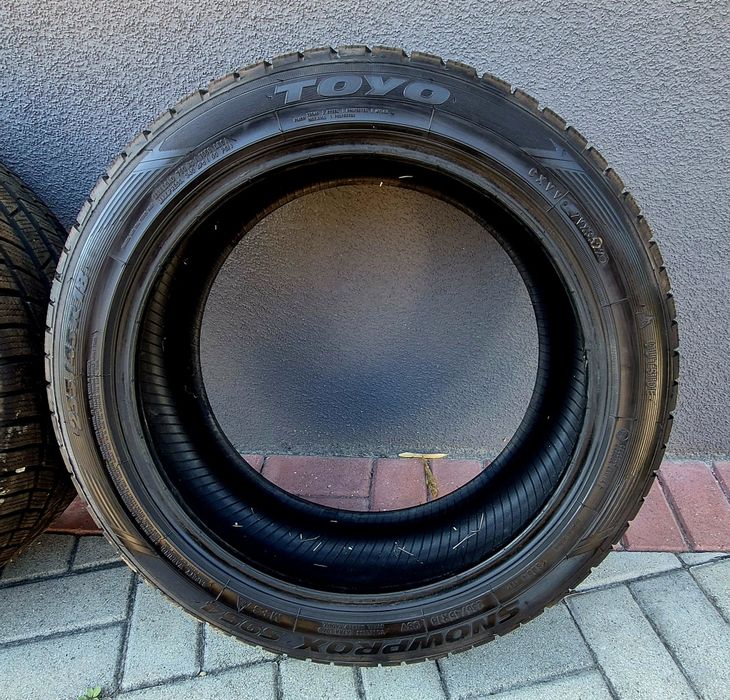 OPONY  TOYO  SNOWPROX 235/45/18 zimowe
