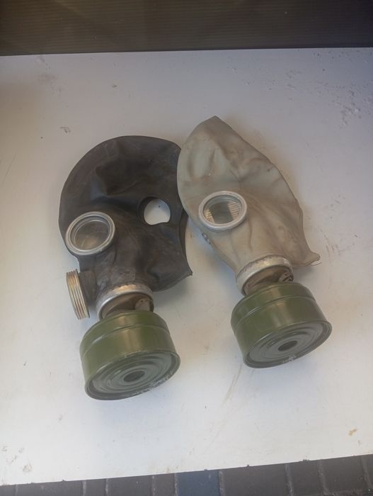 Противогаз маска СССР аптечка АИ-2