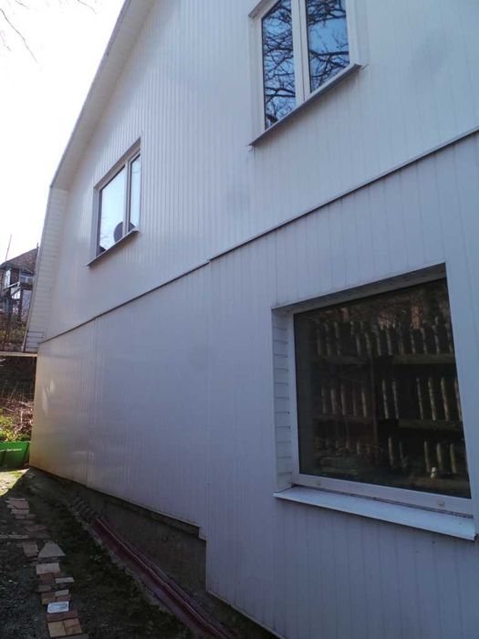 Продам будинок 300 кв.м., 2 поверхи в центрі Полтави, пер. Трудовий 35