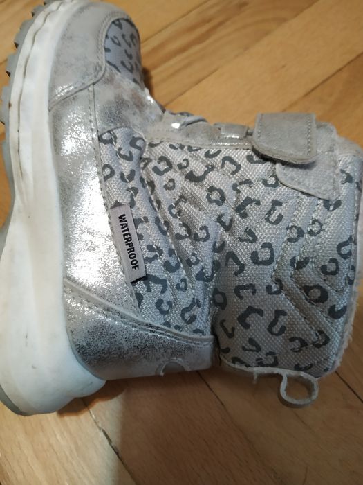 Buty na zimę, srebrne w panterkę, rozm. 28
