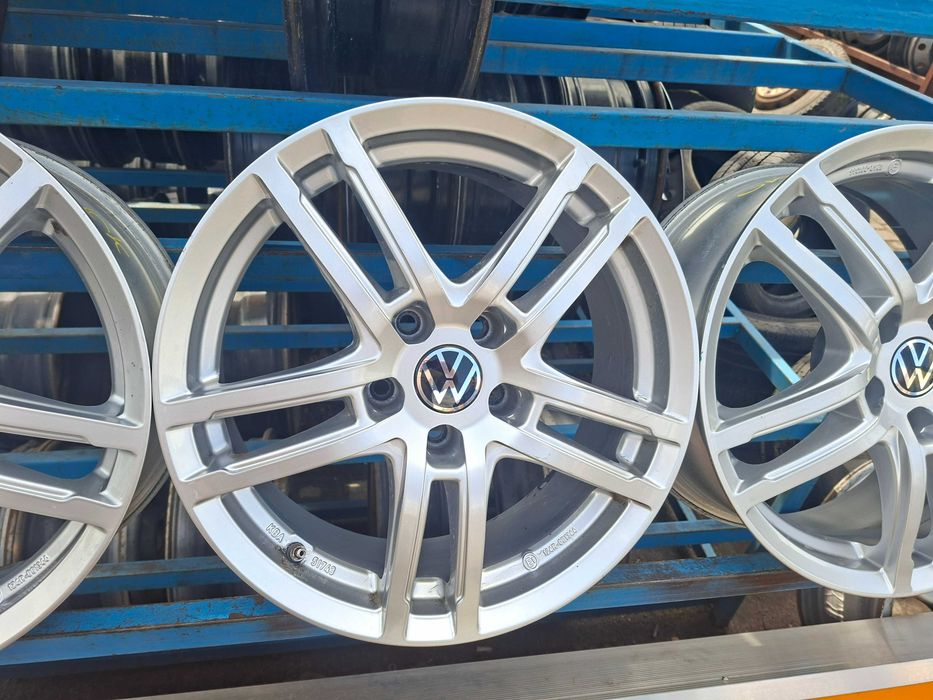Диски Dezent 5/112 R17 7J ET40 .