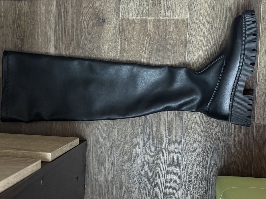 Нові шкіряні ботфорти. Ботфорди. Вище колін. Чулок.