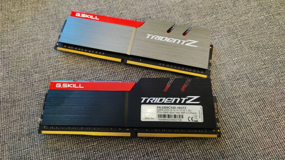 2 x RAM G Skill Trident Z DDR4 3200 PC4-25600 CL15 8GB