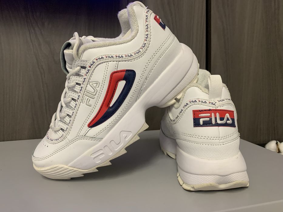 Кросівки  Fila Disruptor II Premium білого кольору.