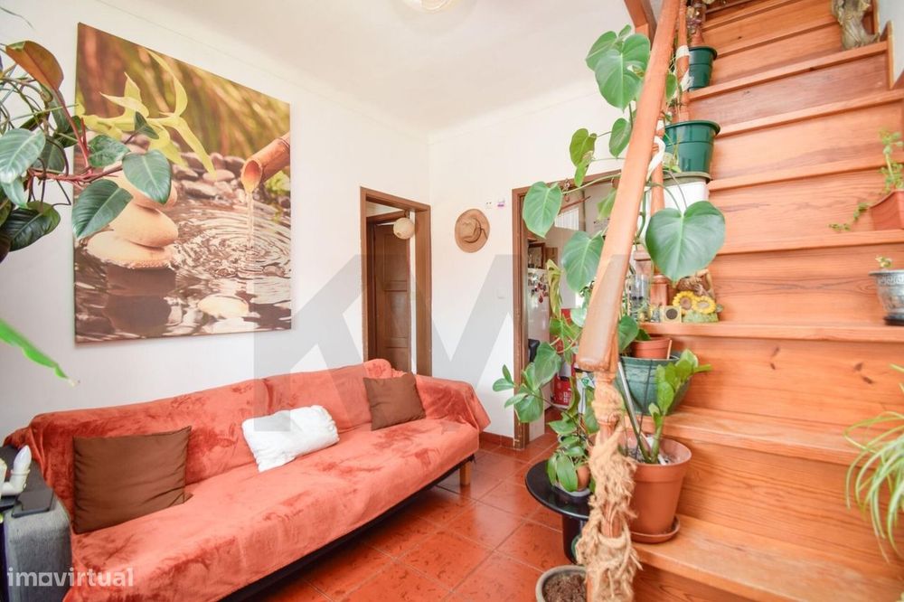 Apartamento T2 para VENDA na Rua D. João de Castro - Pontinha