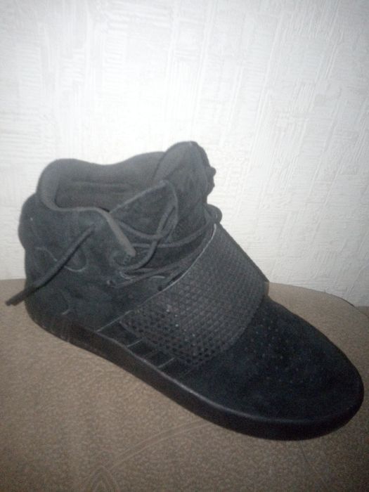 Красовки,, адидас,, замшевые, новые.